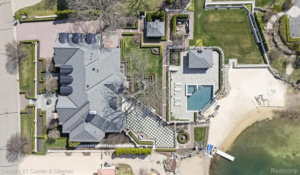 18939 Bella Vista Court Northville City MI 48168