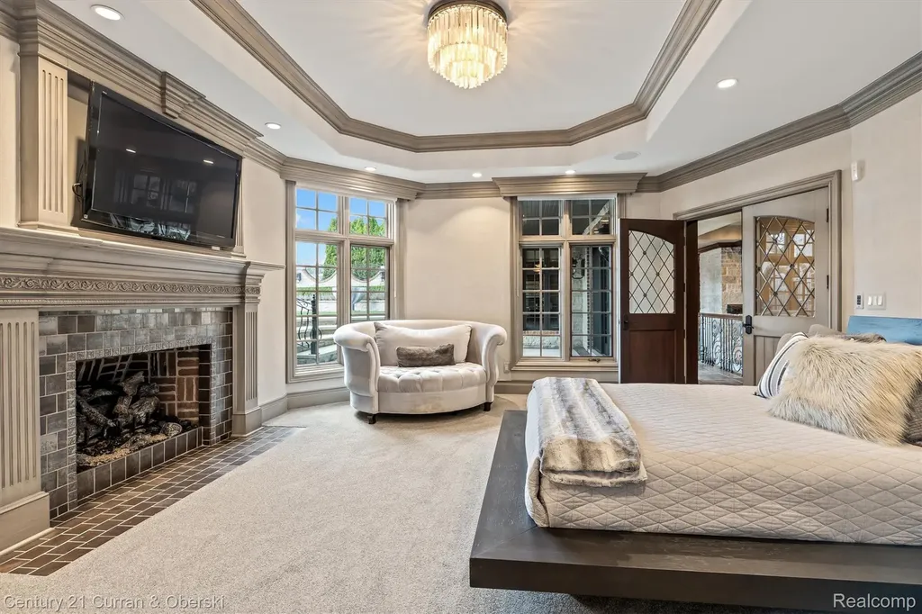 18939 Bella Vista Court Northville City MI 48168