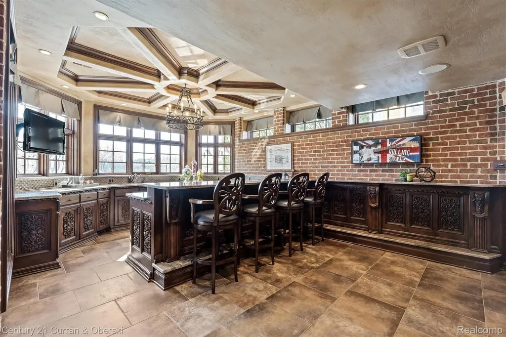18939 Bella Vista Court Northville City MI 48168