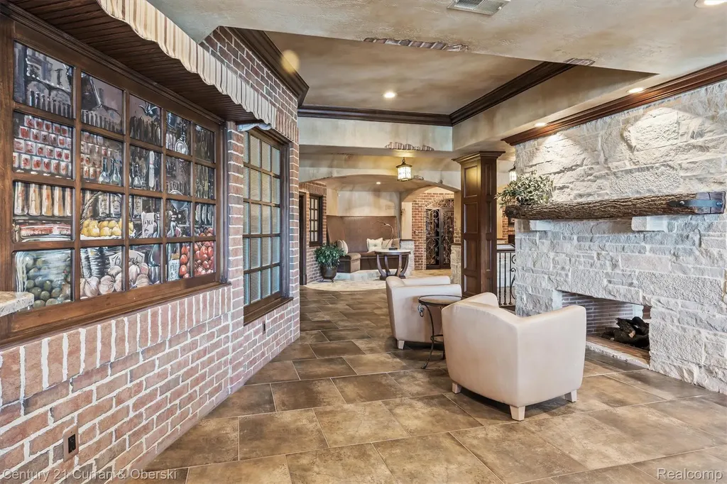 18939 Bella Vista Court Northville City MI 48168