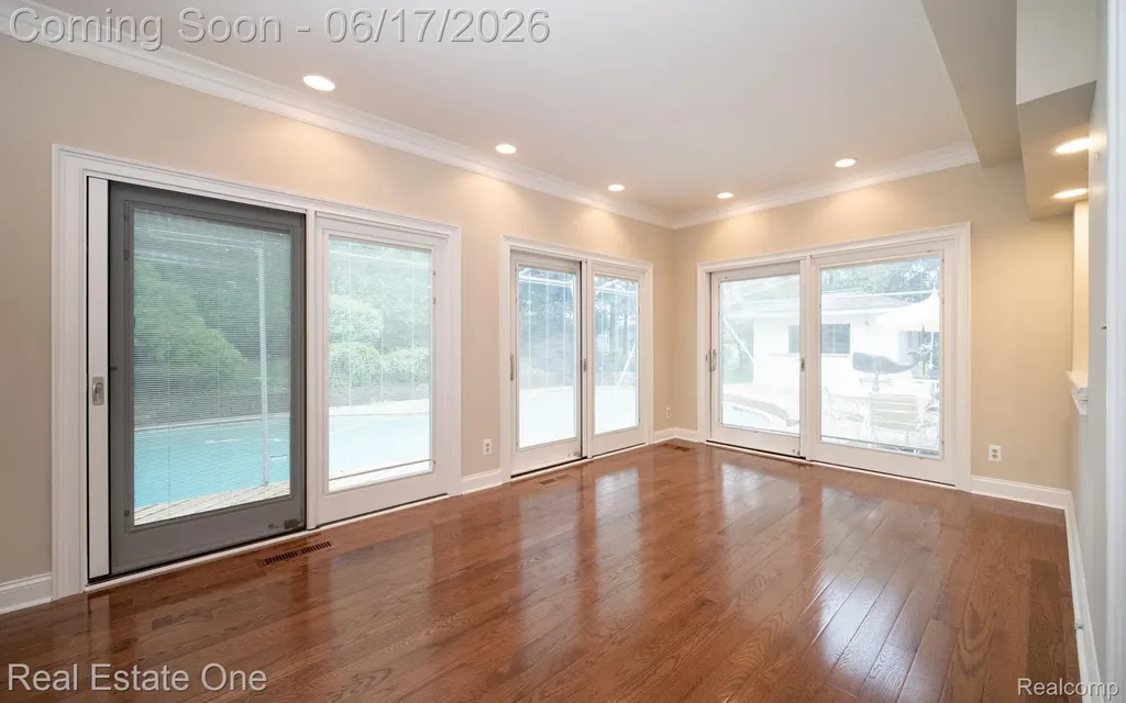 1632 Spotswood Drive Bloomfield Hills City MI 48302