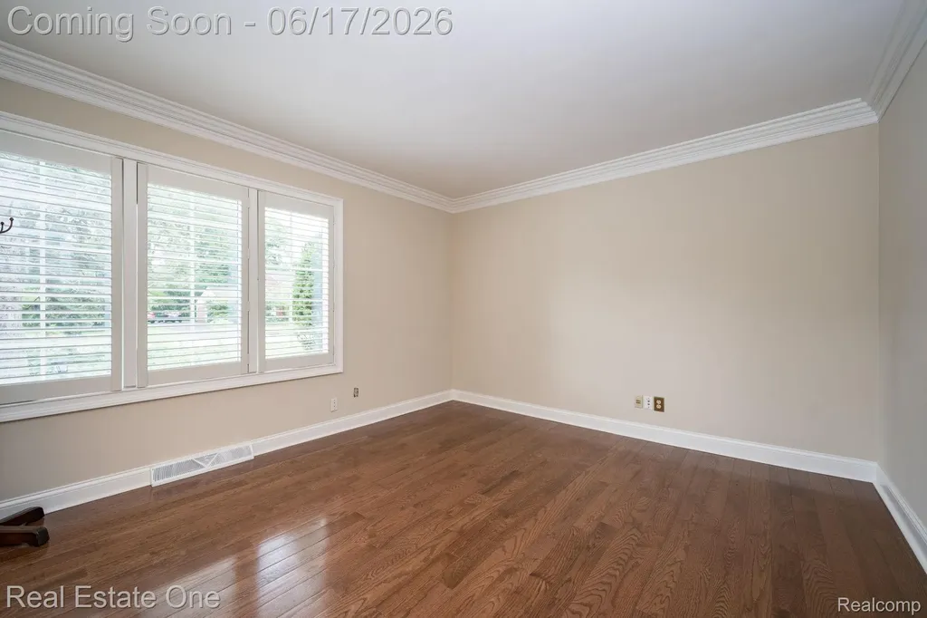 1632 Spotswood Drive Bloomfield Hills City MI 48302