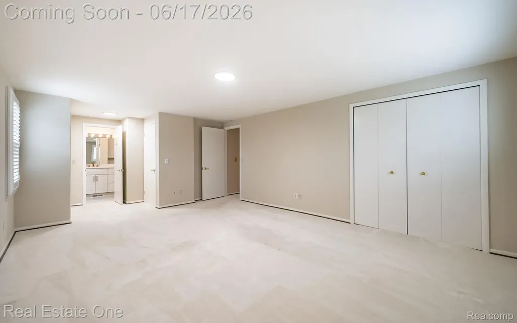 1632 Spotswood Drive Bloomfield Hills City MI 48302