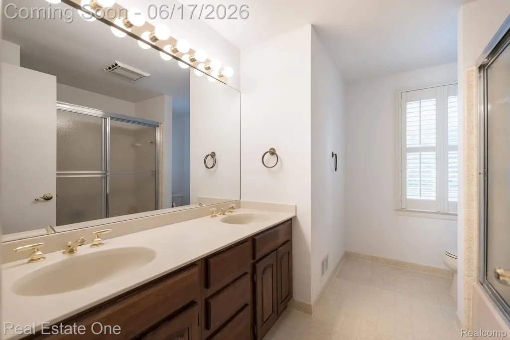 1632 Spotswood Drive Bloomfield Hills City MI 48302