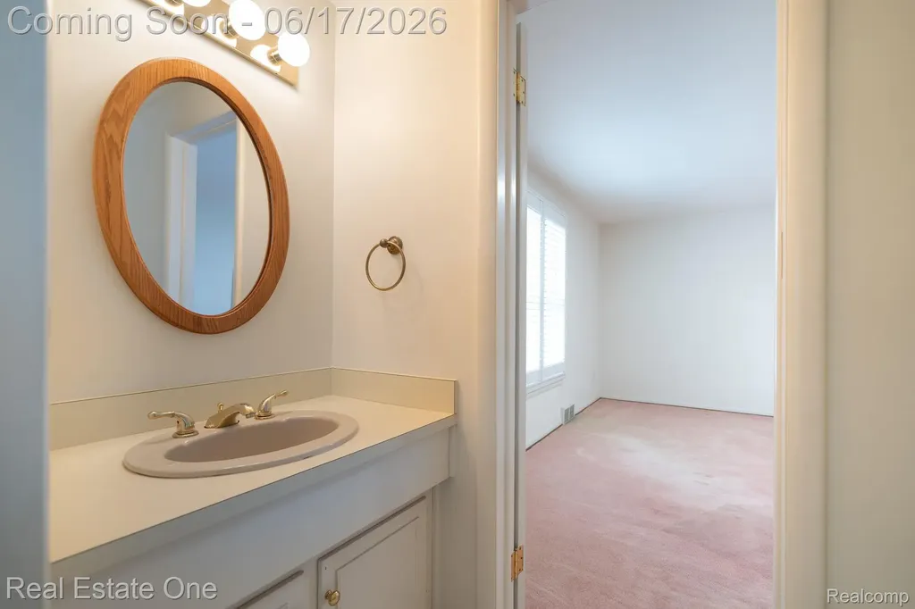 1632 Spotswood Drive Bloomfield Hills City MI 48302