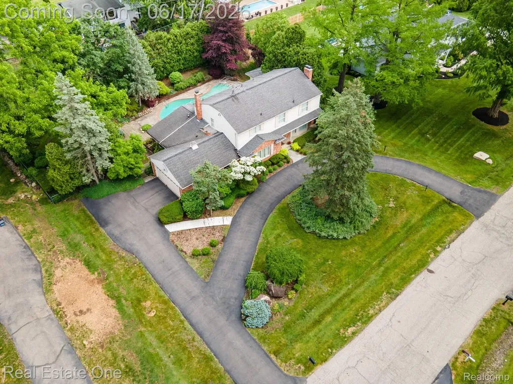1632 Spotswood Drive Bloomfield Hills City MI 48302