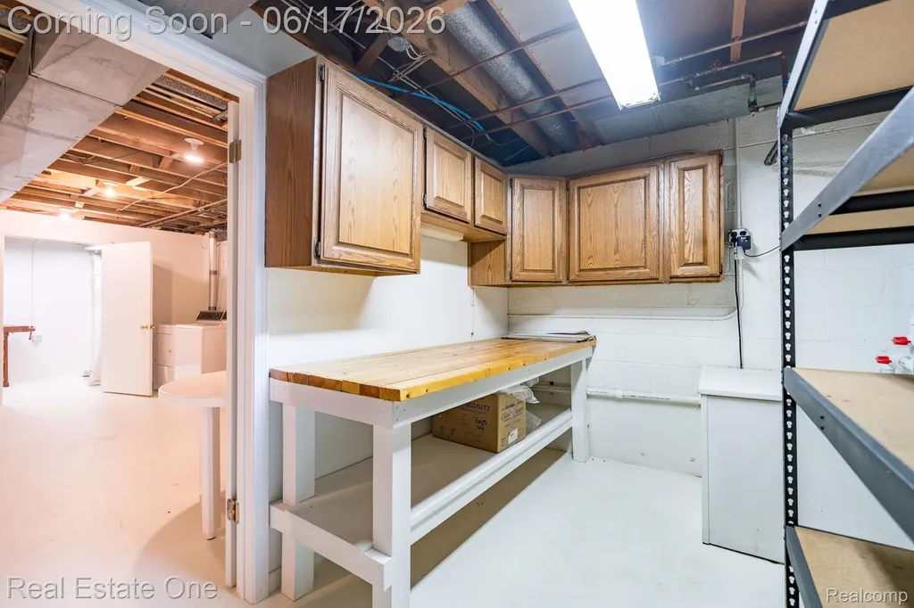 1632 Spotswood Drive Bloomfield Hills City MI 48302