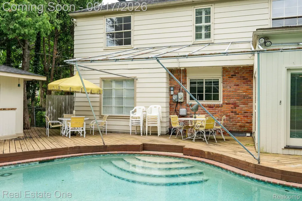 1632 Spotswood Drive Bloomfield Hills City MI 48302