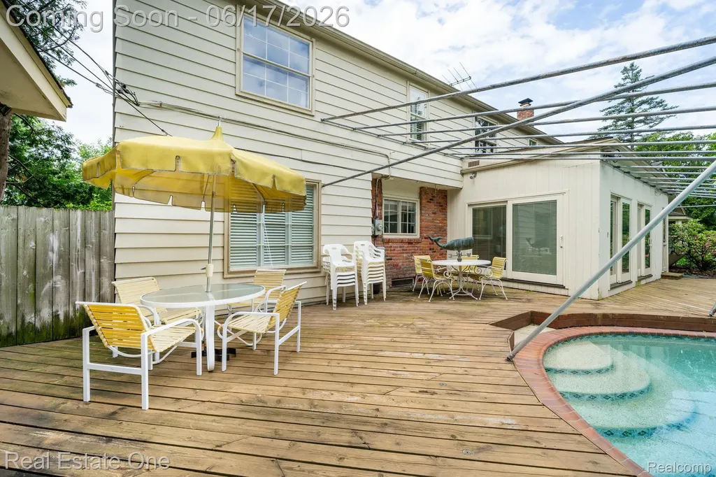 1632 Spotswood Drive Bloomfield Hills City MI 48302