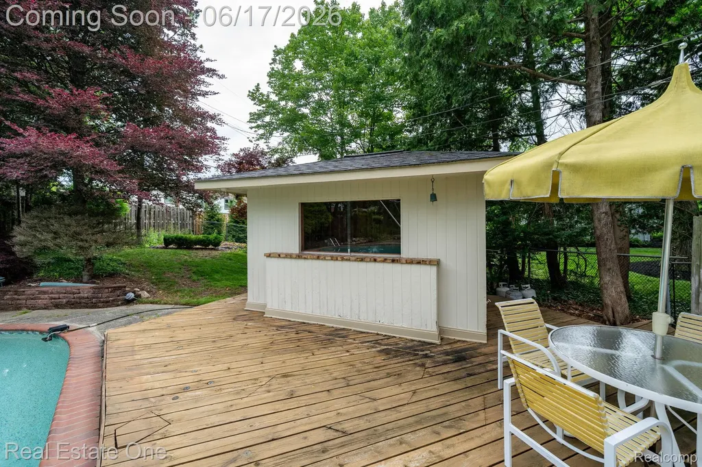 1632 Spotswood Drive Bloomfield Hills City MI 48302