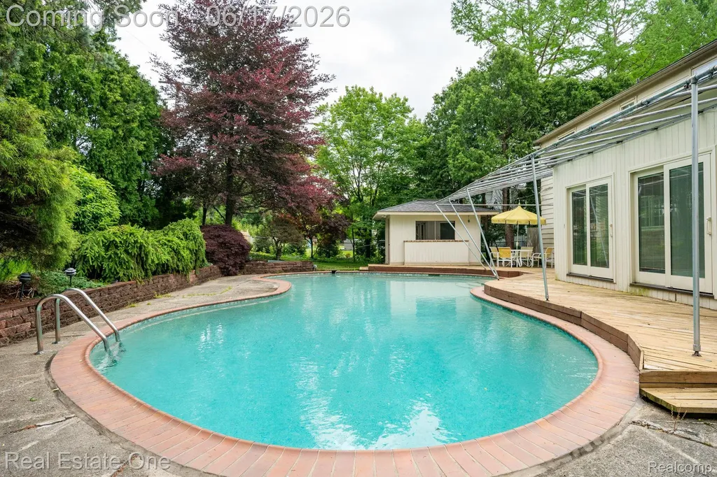 1632 Spotswood Drive Bloomfield Hills City MI 48302