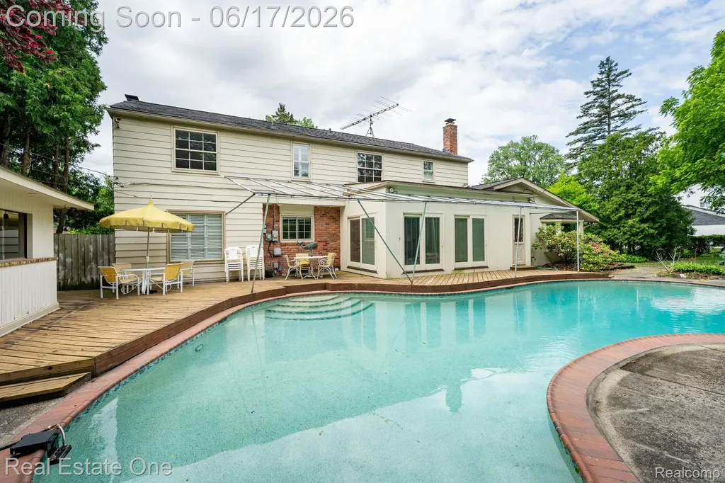 1632 Spotswood Drive Bloomfield Hills City MI 48302