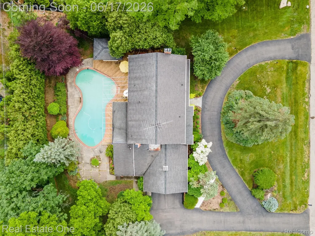 1632 Spotswood Drive Bloomfield Hills City MI 48302