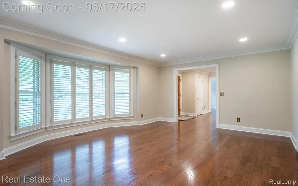 1632 Spotswood Drive Bloomfield Hills City MI 48302