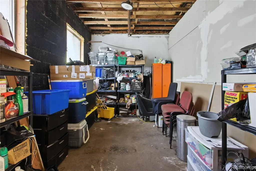 18729 Schoolcraft Detroit City MI 48223