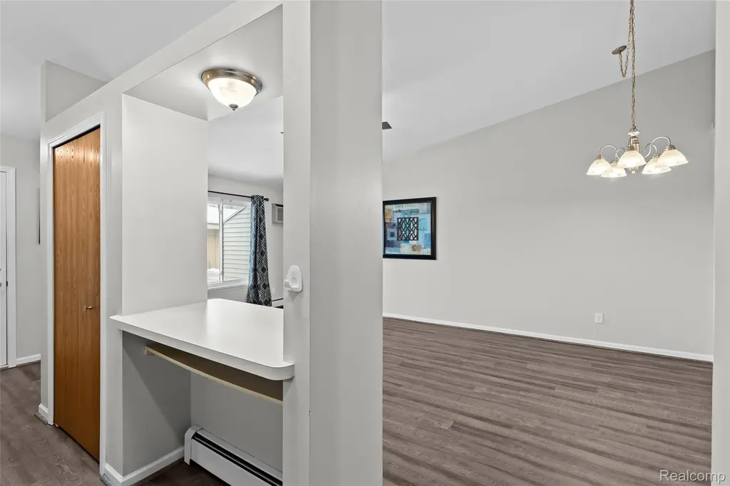 62072 Yorktown - Unit 4 South Lyon City MI 48178