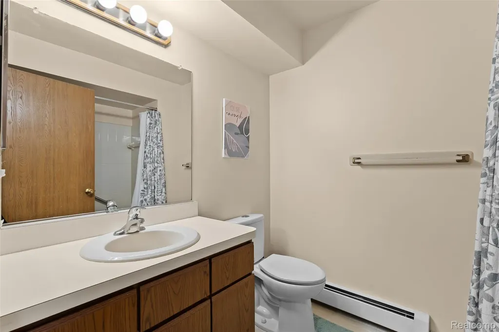 62072 Yorktown - Unit 4 South Lyon City MI 48178