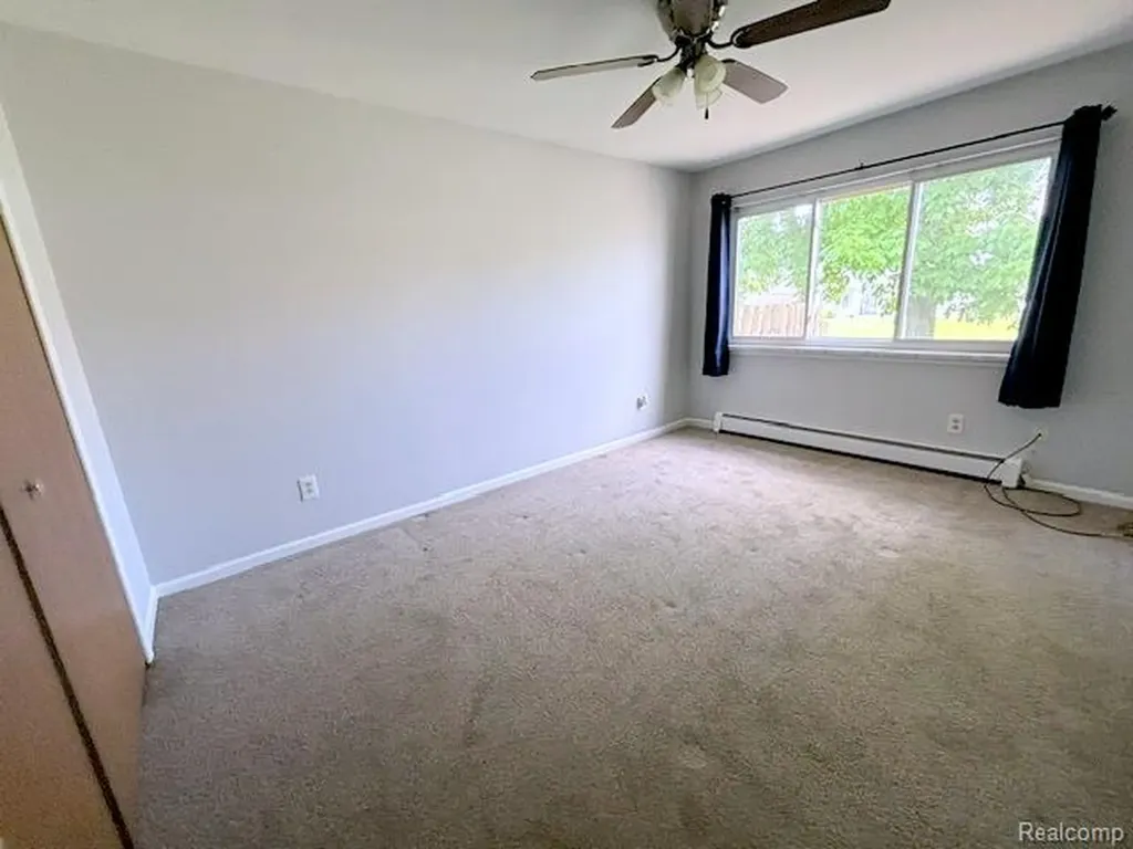 62072 Yorktown - Unit 4 South Lyon City MI 48178