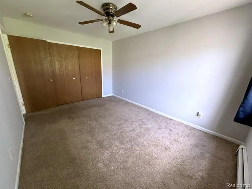 62072 Yorktown - Unit 4 South Lyon City MI 48178
