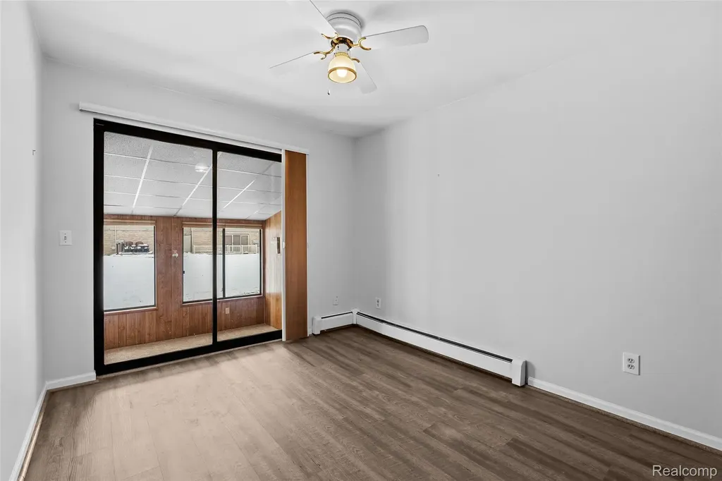 62072 Yorktown - Unit 4 South Lyon City MI 48178