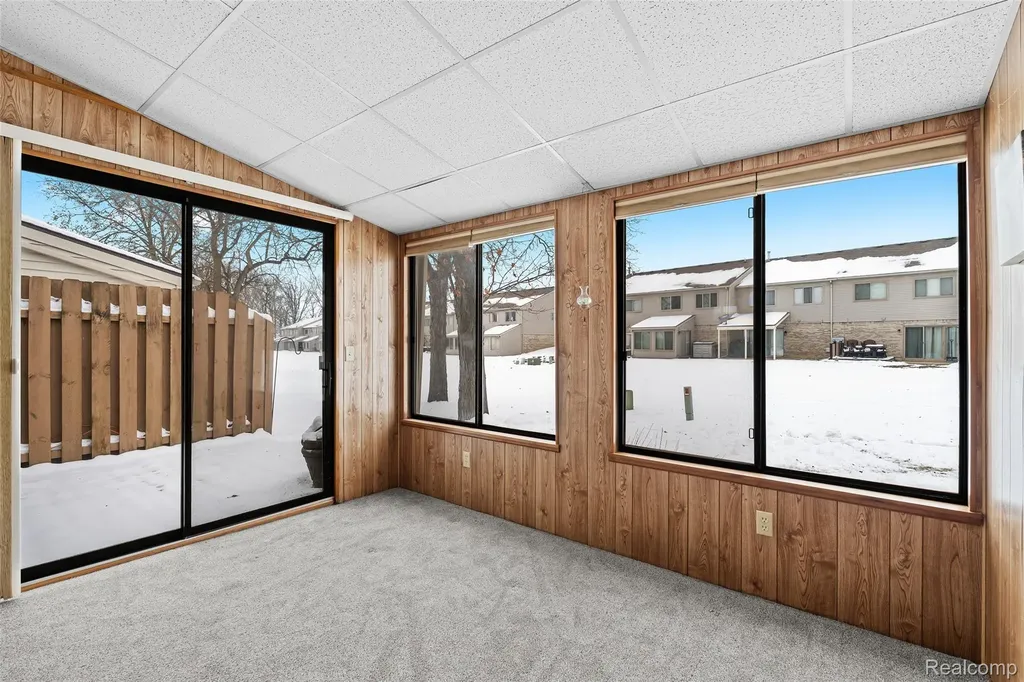62072 Yorktown - Unit 4 South Lyon City MI 48178