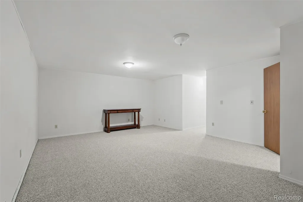62072 Yorktown - Unit 4 South Lyon City MI 48178