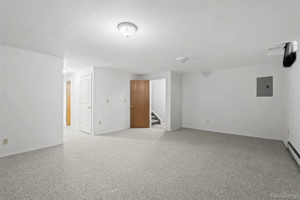 62072 Yorktown - Unit 4 South Lyon City MI 48178