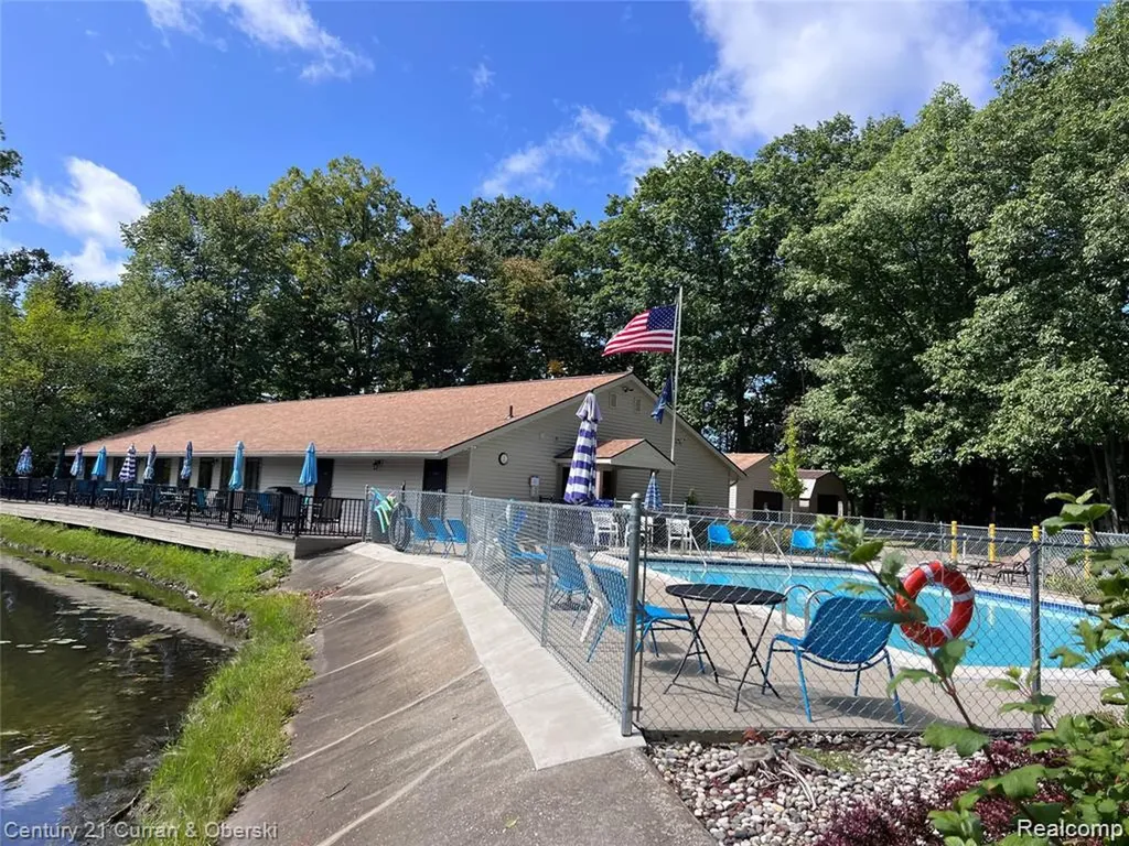 62072 Yorktown - Unit 4 South Lyon City MI 48178