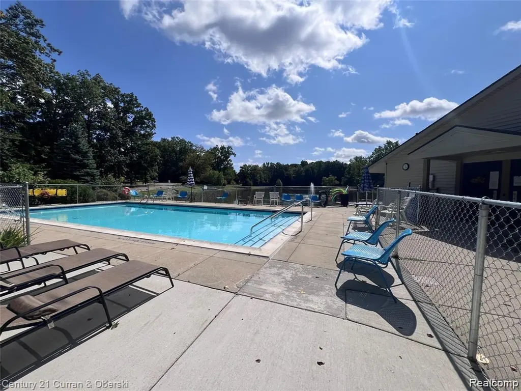 62072 Yorktown - Unit 4 South Lyon City MI 48178