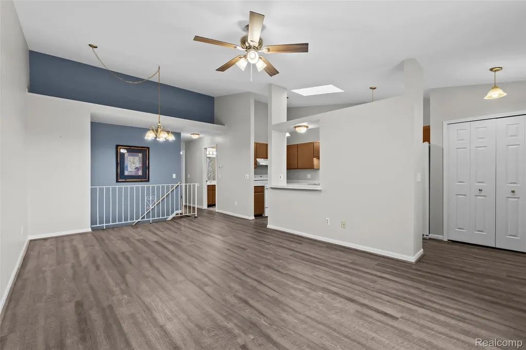 62072 Yorktown - Unit 4 South Lyon City MI 48178