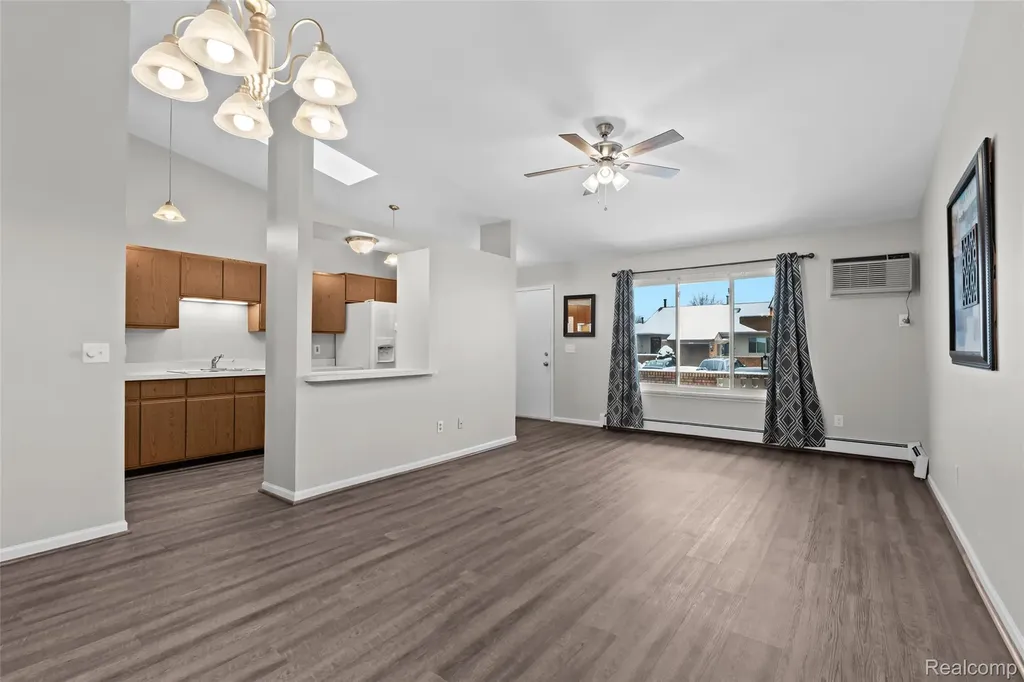 62072 Yorktown - Unit 4 South Lyon City MI 48178