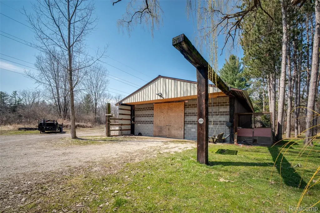 8780 Dixie Highway Birch Run Township MI 48415