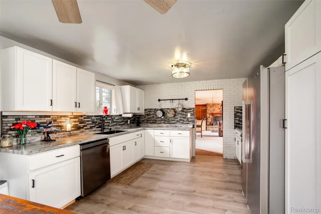 8780 Dixie Highway Birch Run Township MI 48415