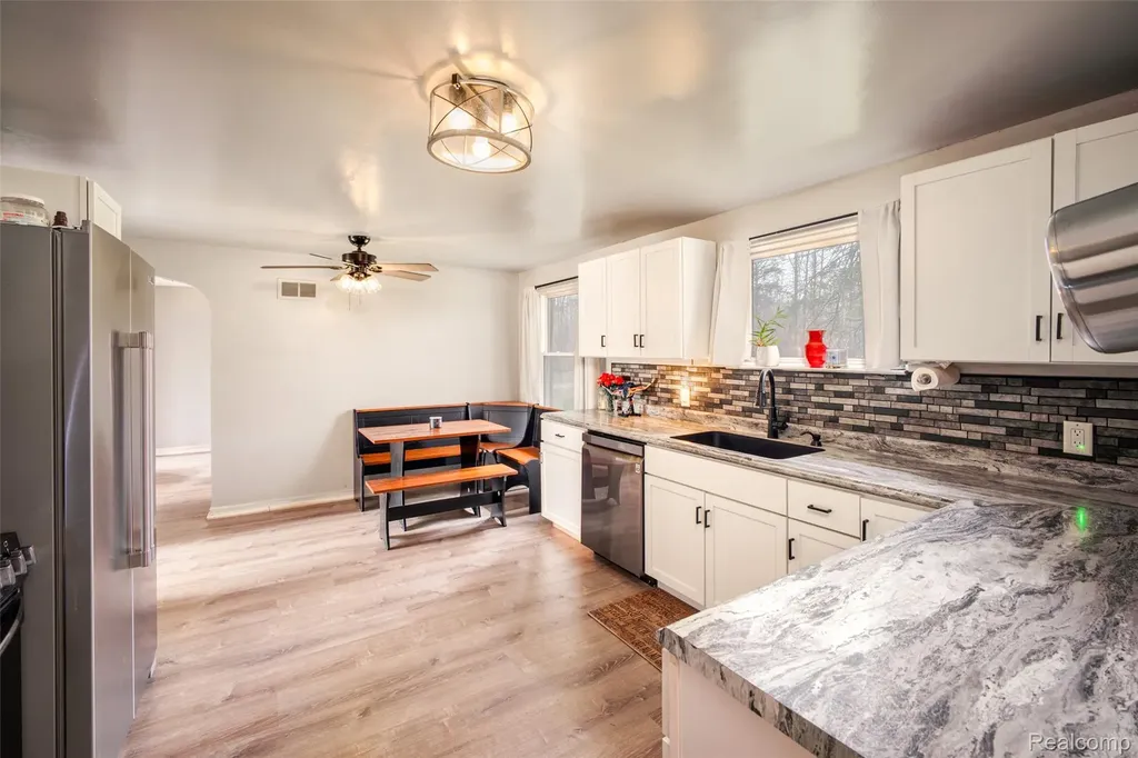 8780 Dixie Highway Birch Run Township MI 48415