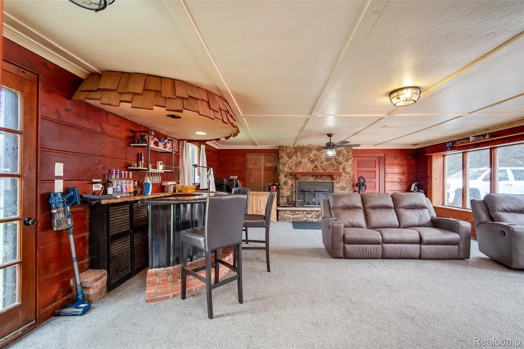 8780 Dixie Highway Birch Run Township MI 48415