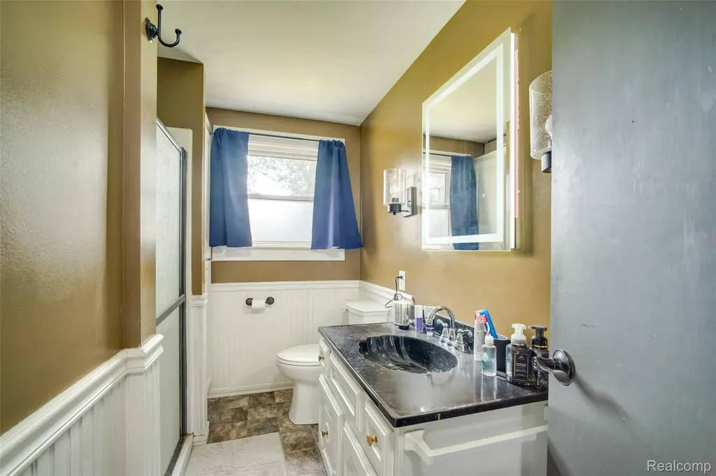 8780 Dixie Highway Birch Run Township MI 48415
