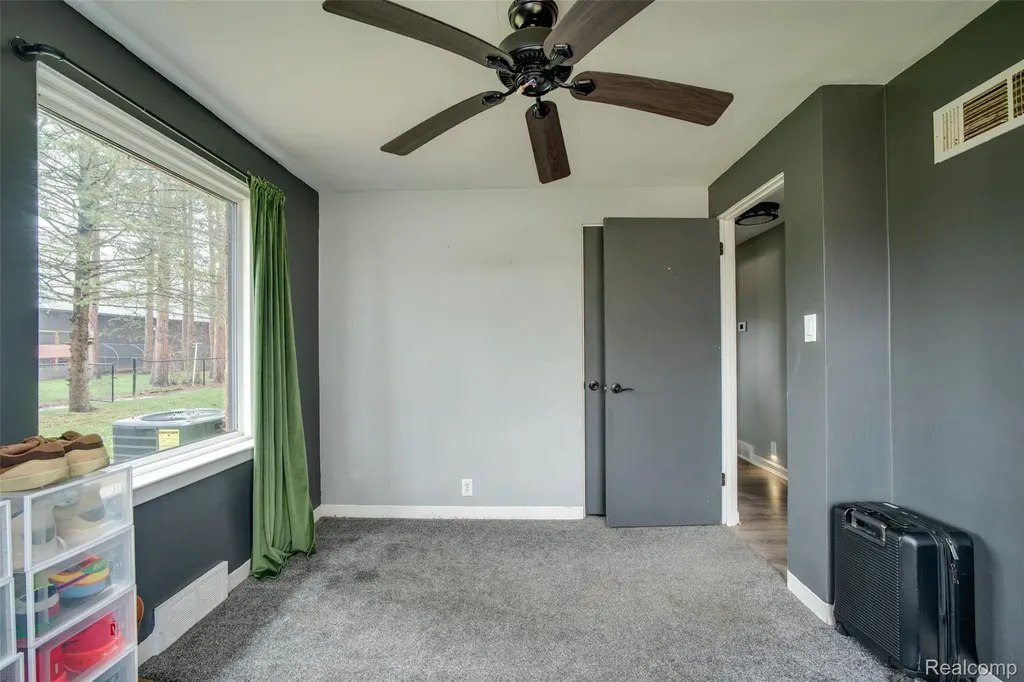 8780 Dixie Highway Birch Run Township MI 48415