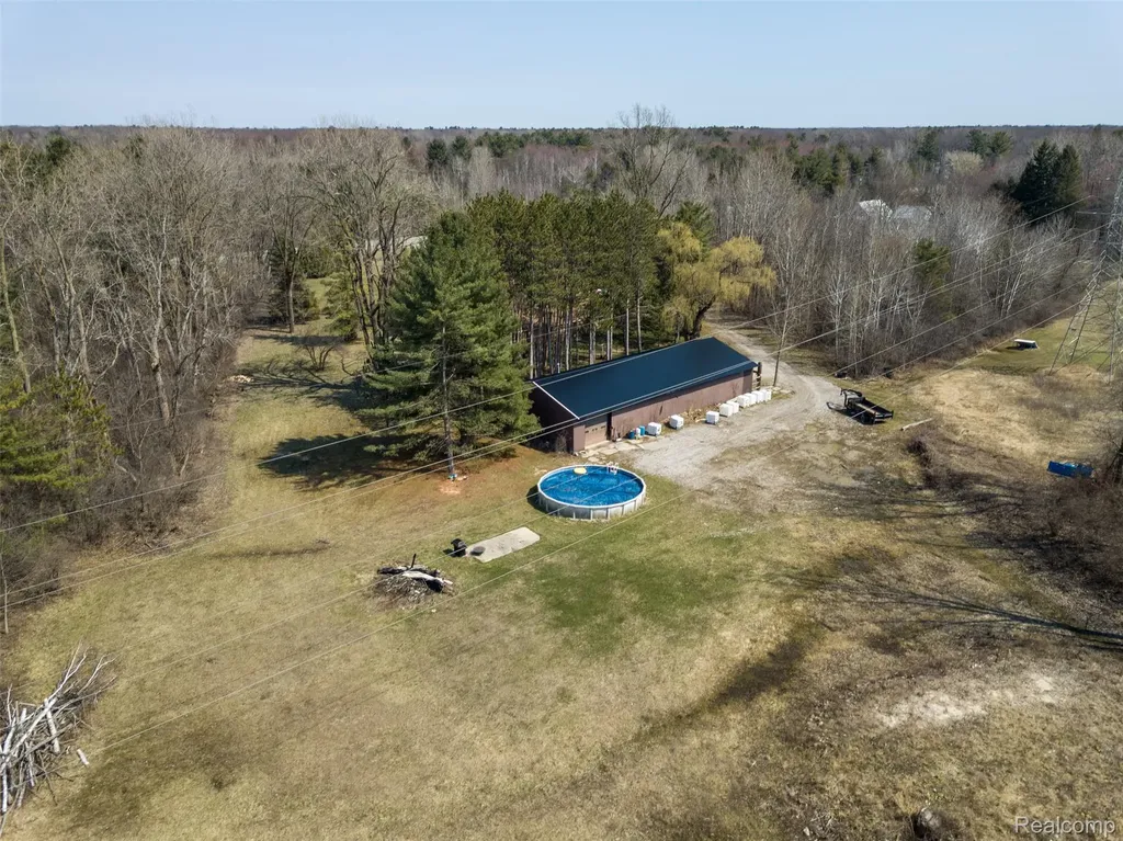 8780 Dixie Highway Birch Run Township MI 48415