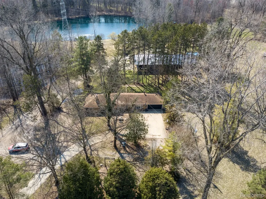 8780 Dixie Highway Birch Run Township MI 48415