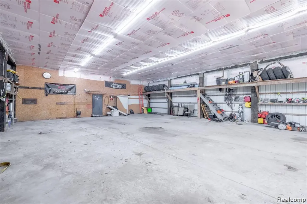 8780 Dixie Highway Birch Run Township MI 48415