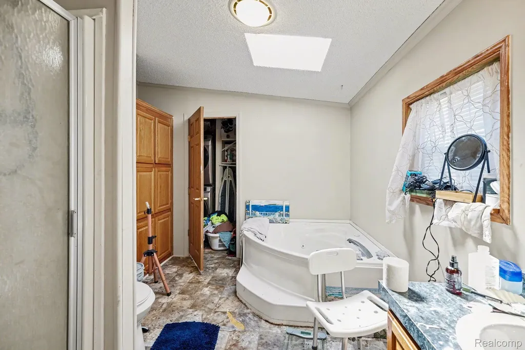 23312 Crystal Drive Clinton Charter Township MI 48036