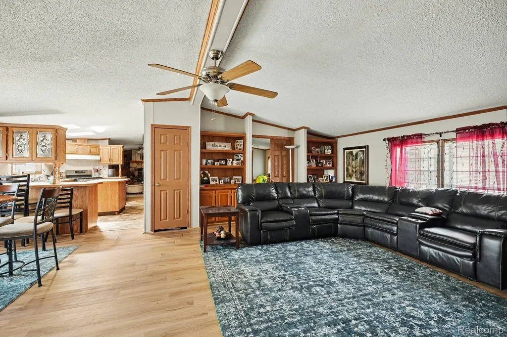 23312 Crystal Drive Clinton Charter Township MI 48036