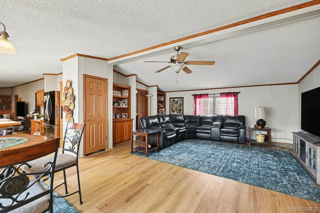 23312 Crystal Drive Clinton Charter Township MI 48036