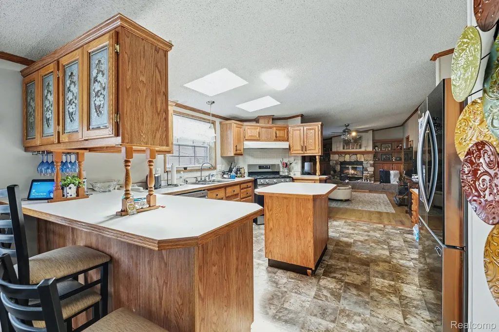 23312 Crystal Drive Clinton Charter Township MI 48036