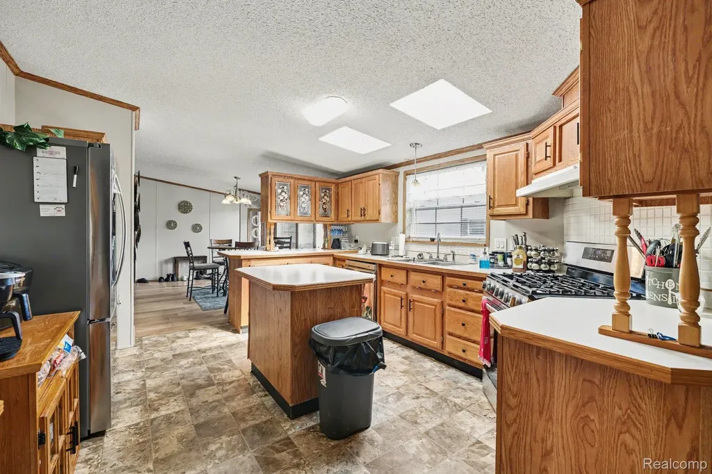 23312 Crystal Drive Clinton Charter Township MI 48036