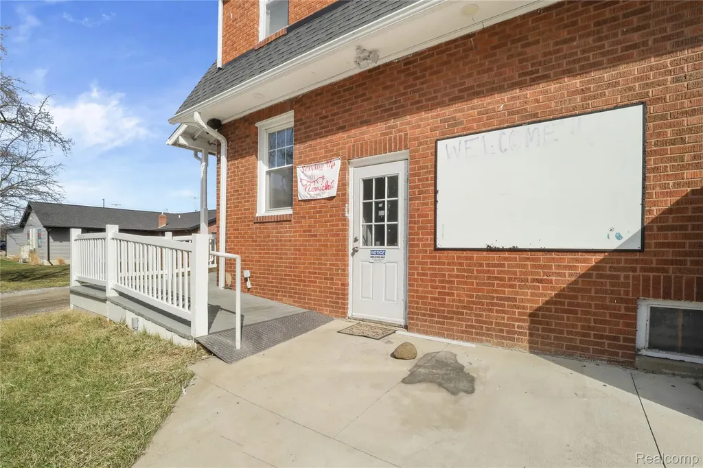 2250 E Main Corunna City MI 48867