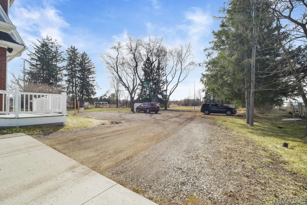 2250 E Main Corunna City MI 48867