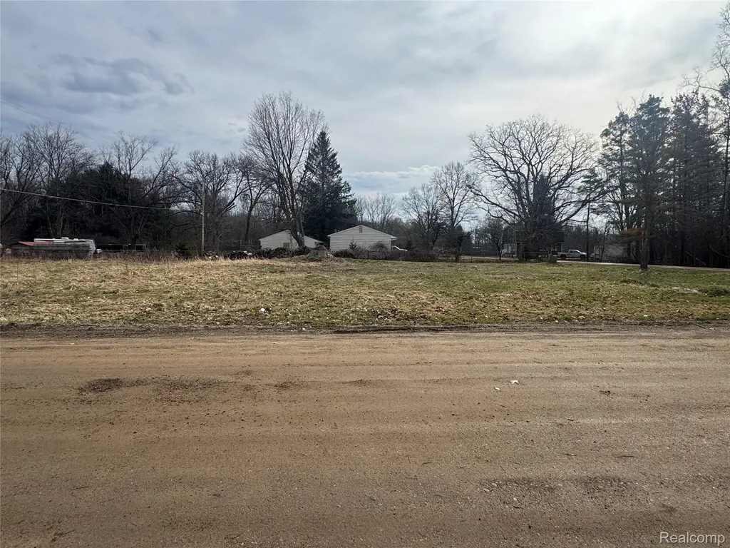 4235 Quick Road Holly Village MI 48442
