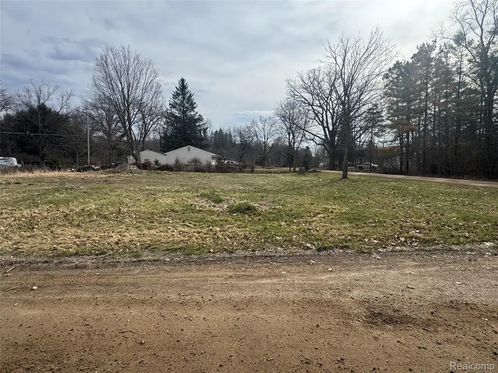 4235 Quick Road Holly Village MI 48442