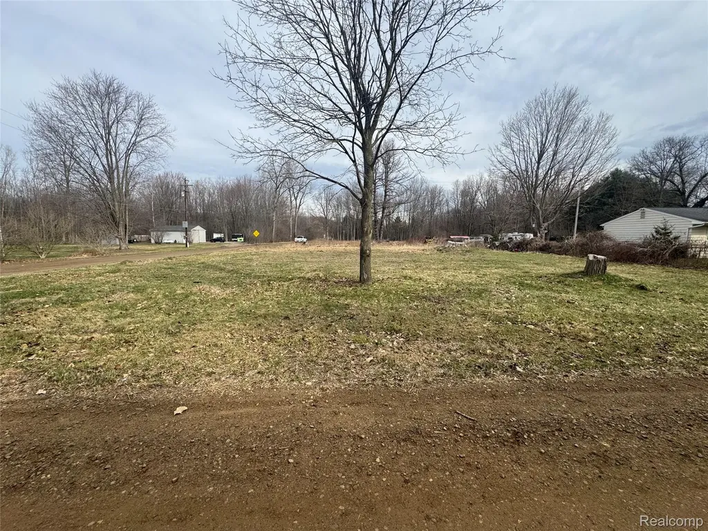 4235 Quick Road Holly Village MI 48442